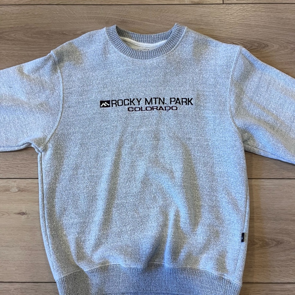 Source Unknown Light Gray Crew Neck Sweater